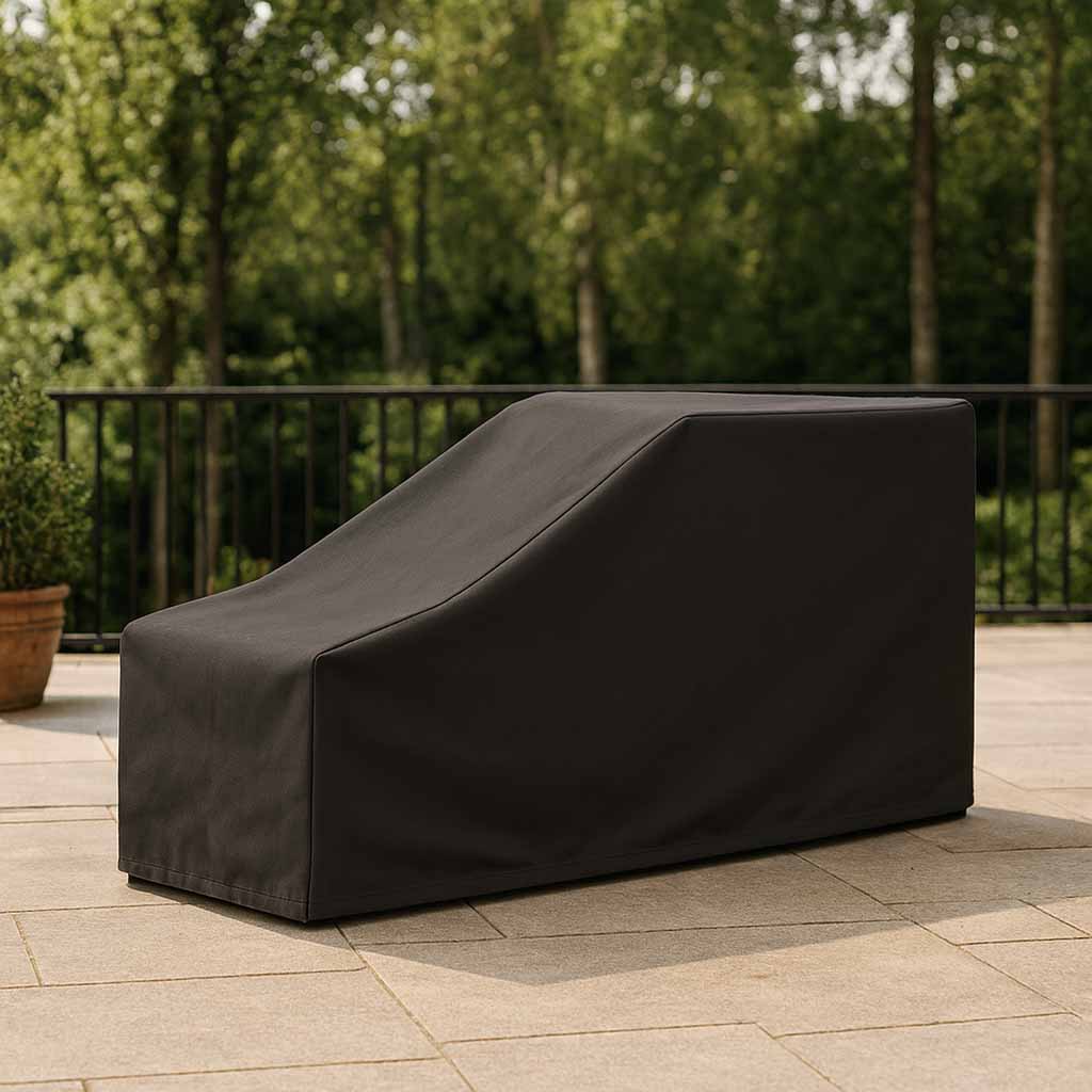 Ottomane Liegesofa Outdoor Abdeckung im Garten auf der Terrasse