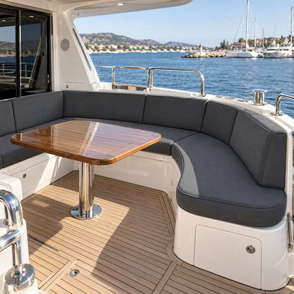 Maßgefertigte Yacht-Sitzpolster im Cockpit