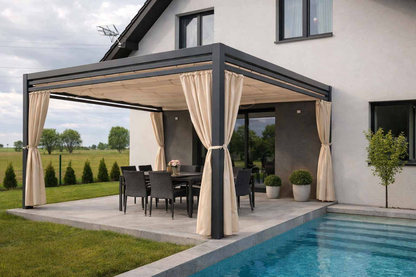 Stilvolle Outdoor Gardinen für Terrasse und Pavillon im Außenbereich