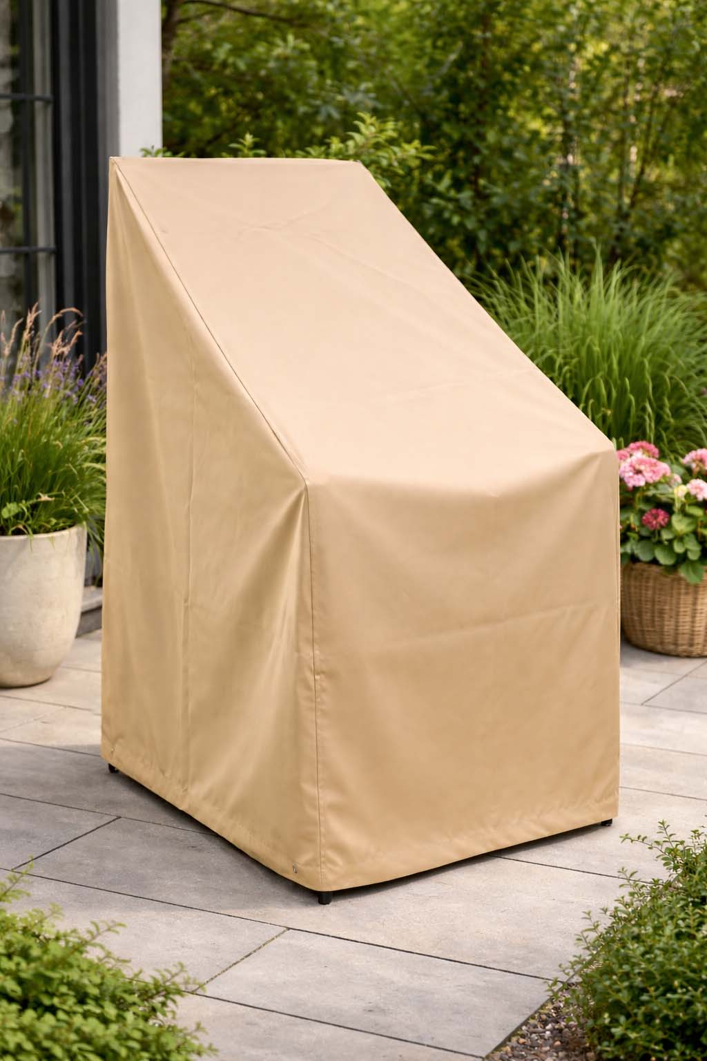 Wasserdichte Schutzhülle nach Maß für Gartenschaukelstuhl im Außenbereich